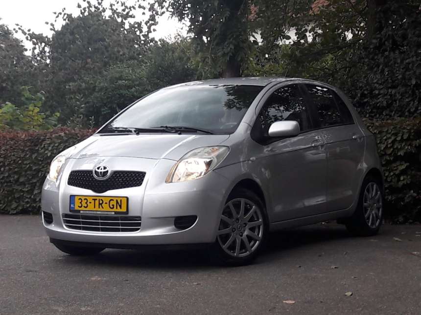 Toyota Yaris Airco / Lichtmetalen velgen / Elektrische ramen / NAP