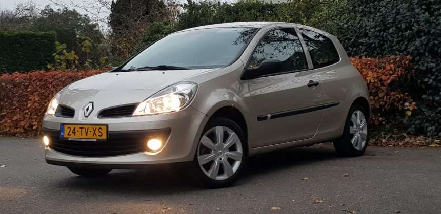 Renault Clio Airco / Lichtmetalen velgen / Armsteun / NAP